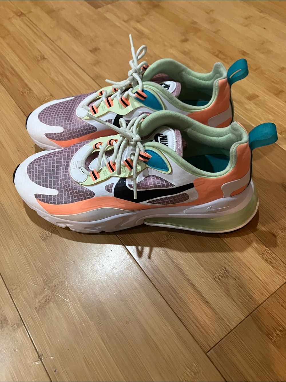Nike women’s air max 270 react SE size 11 light arctic pink